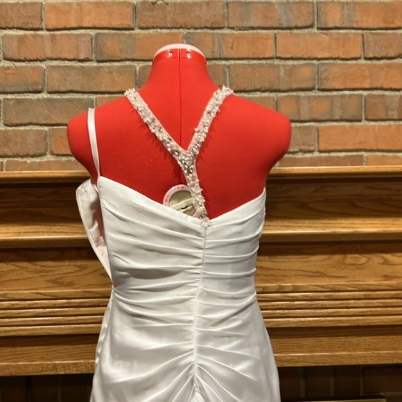 EUC Sz 2 Disney Fairytale Weddings by Alfred Angelo “Jasmine” - Picture 6 of 9